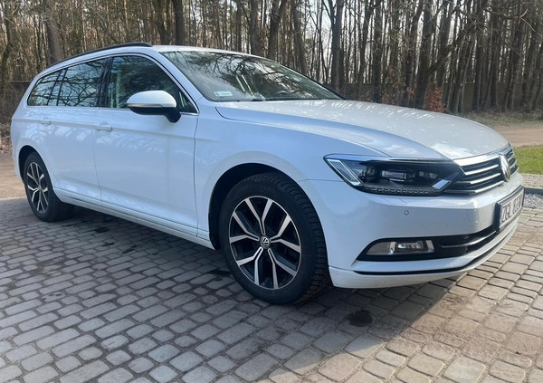 Volkswagen Passat cena 69900 przebieg: 190000, rok produkcji 2018 z Szczecin małe 92